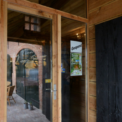 Deur van Bij Toontje Schoen in Chaam