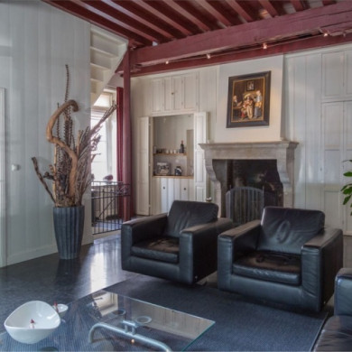 Zitkamer in het monumentale pand Wijnaesbooch