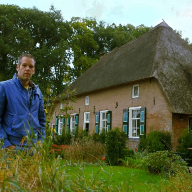Berry bij de rijksmonumentale boerderij uit 1859