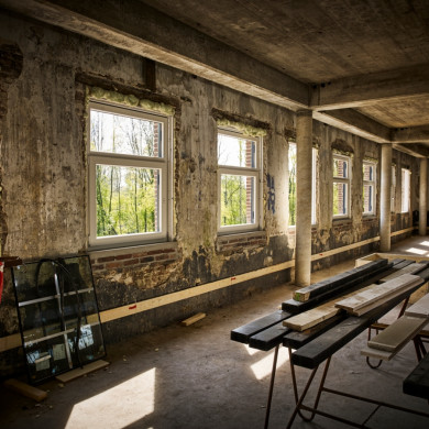 De Kastanjefabriek voor de restauratie