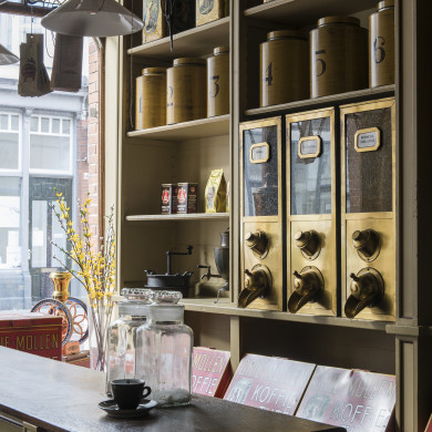 Koffiewinkel in het pand