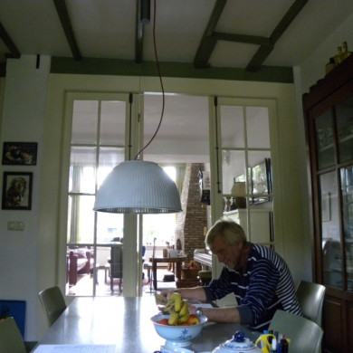 Menno aan de keukentafel