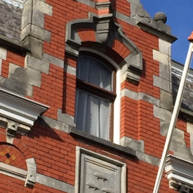 Gevel met drie mollen