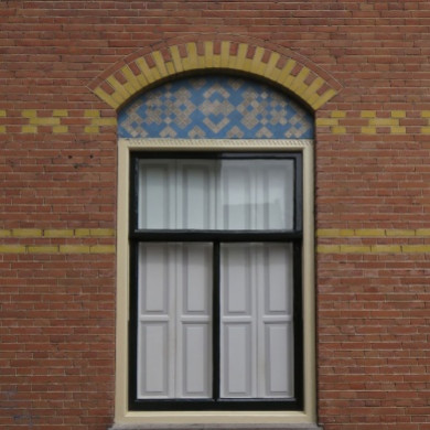 Raam van het pand