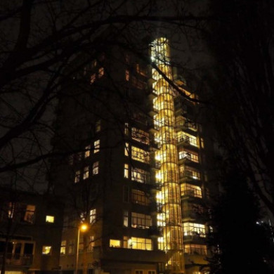 De Wolkenkrabber in het donker