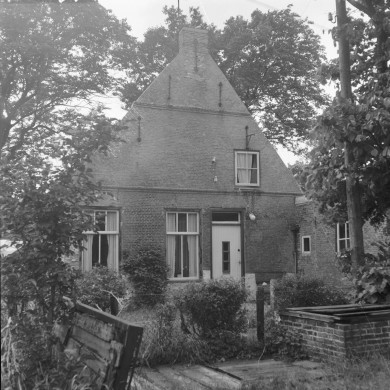 Rijksdienst voor het Cultureel Erfgoed: Berg, H.M. van den