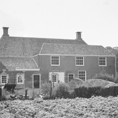 Rijksdienst voor het Cultureel Erfgoed: BRUGGEN, VAN