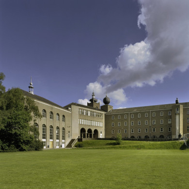 Rijksdienst voor het Cultureel Erfgoed: Heuvel, Thea van den