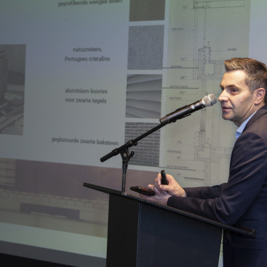 Rijksdienst voor het Cultureel Erfgoed: Steen, Monique van der