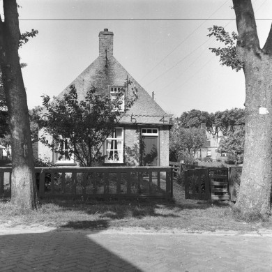 Rijksdienst voor het Cultureel Erfgoed: Berg, H.M. van den