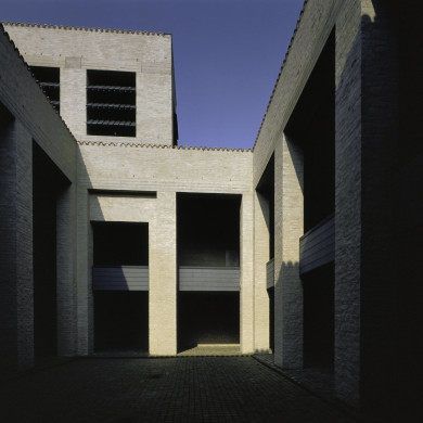 Rijksdienst voor het Cultureel Erfgoed: Heuvel, Thea van den