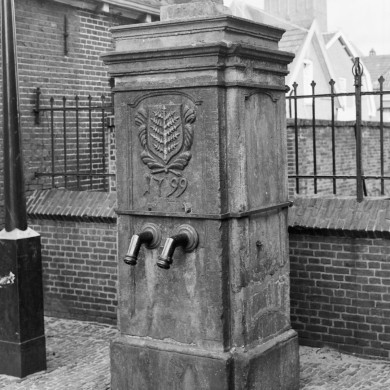 Rijksdienst voor het Cultureel Erfgoed: Wal, A.J. van der