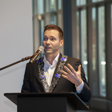 Rijksdienst voor het Cultureel Erfgoed: Steen, Monique van der