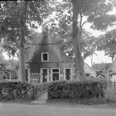 Rijksdienst voor het Cultureel Erfgoed: Berg, H.M. van den