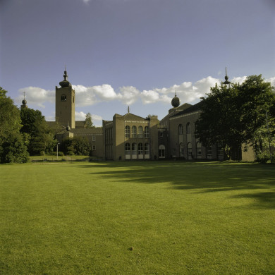 Rijksdienst voor het Cultureel Erfgoed: Heuvel, Thea van den