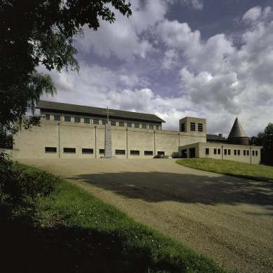 Rijksdienst voor het Cultureel Erfgoed: Heuvel, Thea van den