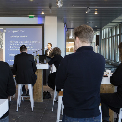 Rijksdienst voor het Cultureel Erfgoed: Steen, Monique van der