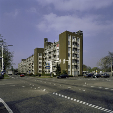 Rijksdienst voor het Cultureel Erfgoed: Heuvel, Thea van den