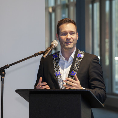 Rijksdienst voor het Cultureel Erfgoed: Steen, Monique van der