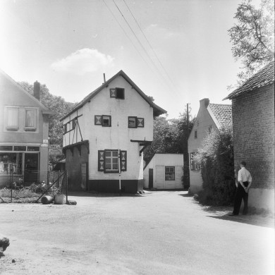 Rijksdienst voor het Cultureel Erfgoed: Veken, C.J.M. van der