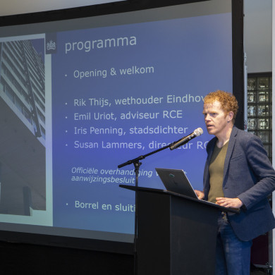 Rijksdienst voor het Cultureel Erfgoed: Steen, Monique van der