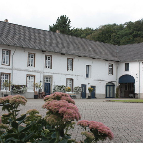 Binnenplaats hoeve De Kruisstraat in Rimburg - Richard Barendse