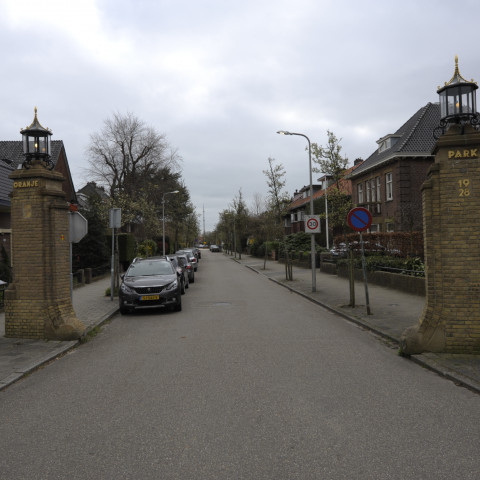 Entree villawijk Oranjepark Oranjelaan in Oegstgeest - Muggeh