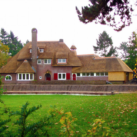 Villa Birkstraat 106 gebouwd in 1927 naar ontwerp van architect S.G. Barenburg - Friesburg
