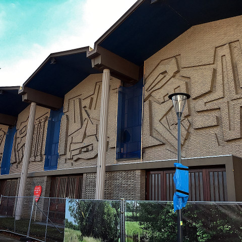 Gevelreliefs by Leo Geurtjens at Petrus Bandenkerk in Son (Son en Breugel) NL - WoodenSpoon