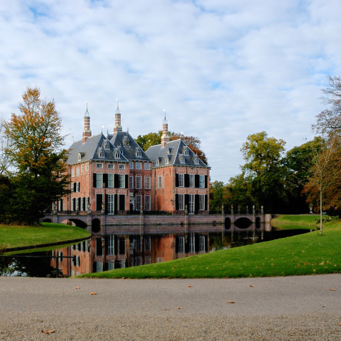 Kasteel Duivenvoorde in Voorschoten Wikimedia commons - Rifatuzun