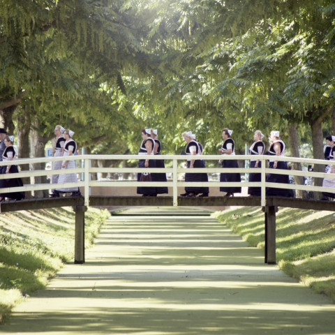 Jolanda KoopsWalt - Dames is klederdracht