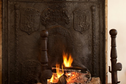 Openhaard met haardplaat