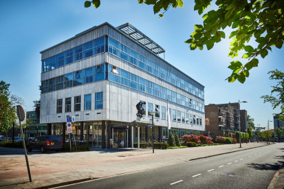 Gemeentelijk monument aan de Utrechtseweg 12 te Amersfoort. Kantoor van het Restauratiefonds. 