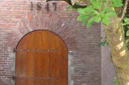 Ingang van de grafkelder van de familoe Herckenrath