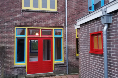 Achtergevel Van Doesburg-Rinsemahuis met schuur Wikimedia Commons - Oostblokblik