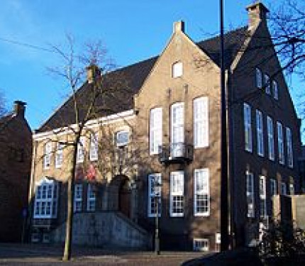 Gemeentehuis Haaksbergen oude deel - Simpleness
