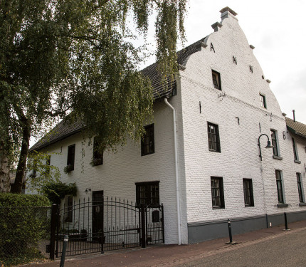 Hoeve van baksteen - John Smeets
