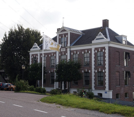 L. en N. Smit's Stichting, voormalige bejaardentehuis, Nieuw-Lekkerland - Baykedevries