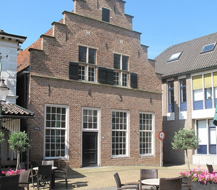 Lochem, monumentaal pand op de Markt 1 - Michielverbeek