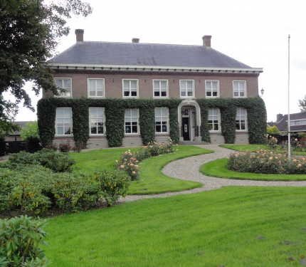 Beneden-Leeuwen Rijksmonument 523083 De Lakenburg, woonhuis, Brouwersstraat - Havang(NL).jpg