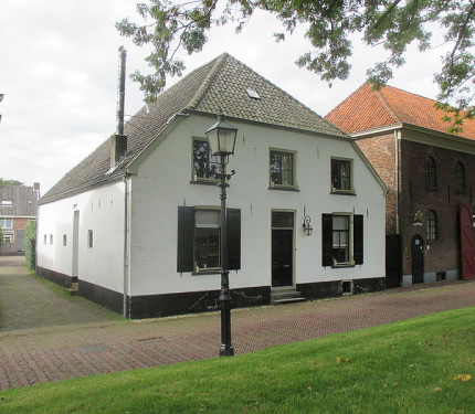 Buren_Vml._stadsboerderij_Weeshuiswal_3 - Fred Mobach