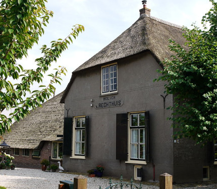 't Rechthuis, at Heemsteedseweg 10, Houten