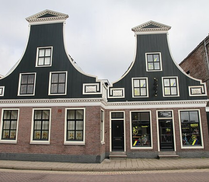 Rijksmonument aan de Raadhuisstraat 8 te Koog aan de Zaan Wikimedia commons - Akoopal (talk)