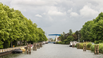 Zicht op Diemerbrug te Diemen - Dominicus Johannes Bergsma