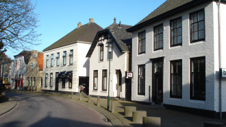 Kapelle (Zeeland, NL) huizen op kerkplein - Havang(nl)