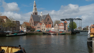 Maassluis, kijk op de Groote Kerk vanaf de Haven - Michielverbeek