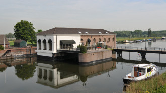Oude Stoomgemaal Hardinxveld-Giessendam - De Landerije Makelaars