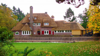 Villa Birkstraat 106 gebouwd in 1927 naar ontwerp van architect S.G. Barenburg - Friesburg