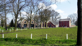 Boerderijcomplex aan de Zenderensestraat 2 te Zenderen