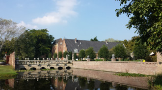 Oude Slot, zicht op Pons Pacis